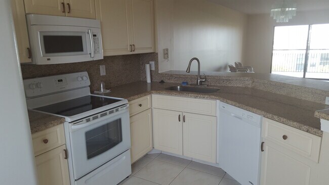 Foto del edificio - 2215 Cypress Island Dr