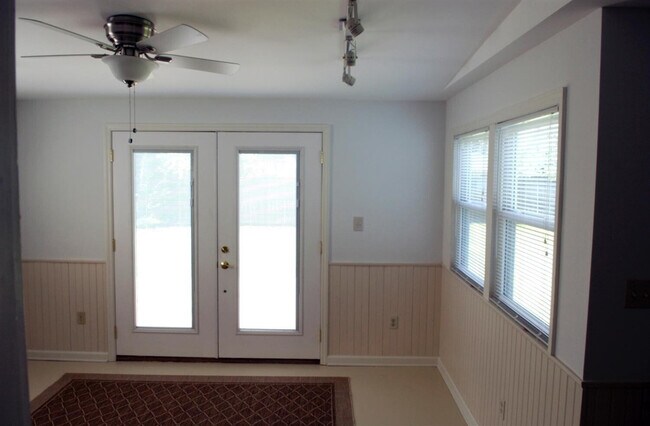 Building Photo - 1705 Hatteras Dr
