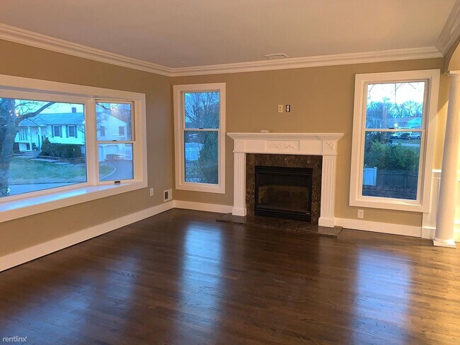 Building Photo - 3 br, 2 bath House - 1 Vivian Ln