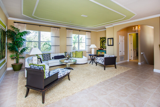 Foto del edificio - 158 Hidden Palms Ln