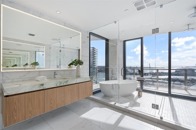 Building Photo - 500 Alton Rd