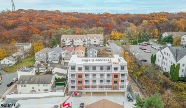 Foto del edificio - 318 Dixon Ave