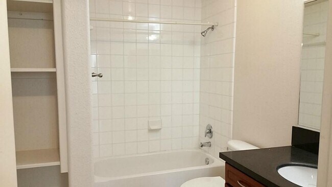 Foto del edificio - 6655 W Sam Houston Pkwy S
