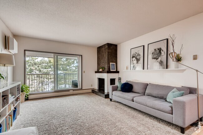 3 bedroom, 1 bath, 2 levels, 3 bedrooms 1 bath(upstairs