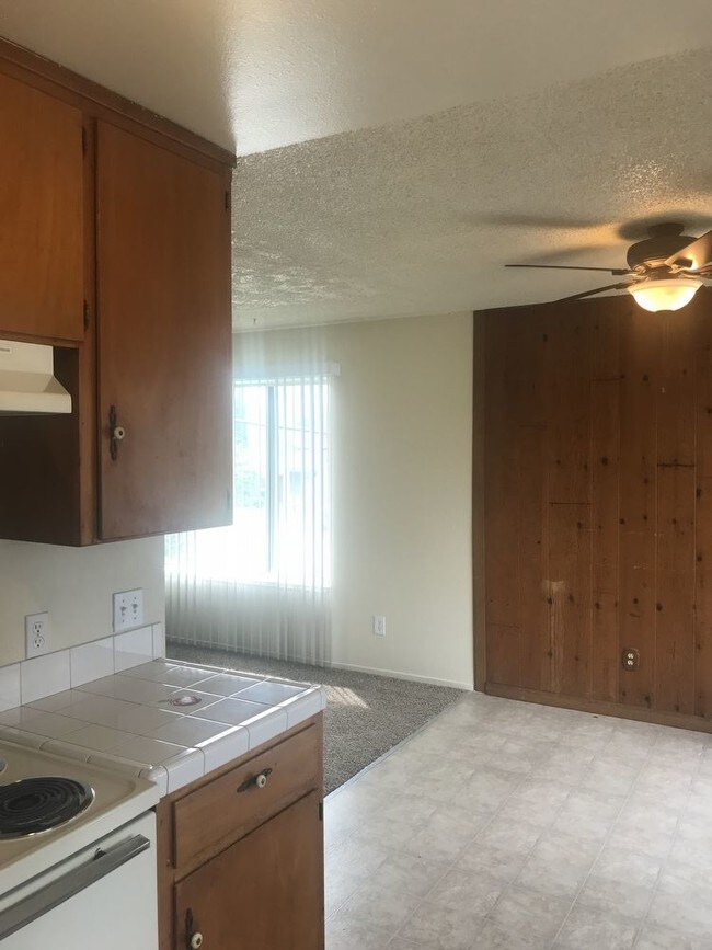 Unit Is On Second Floor Laundry Room Onsite Apartment For Building Photo Unit Is On Second Floor Laundry Room Onsite