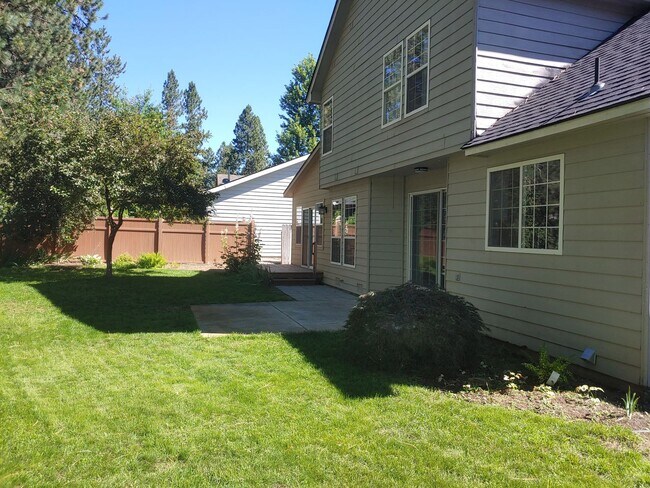 Building Photo - Executive Four Bedroom Home in Post Falls