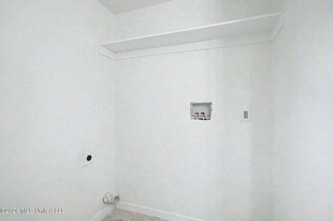 Foto del edificio - 3 bedroom close to D'Iberville!