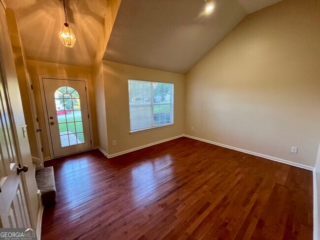 Building Photo - 260 Windscape Dr