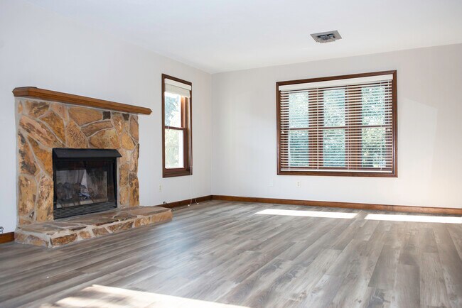 Building Photo - 4708 Lauderdale Ave