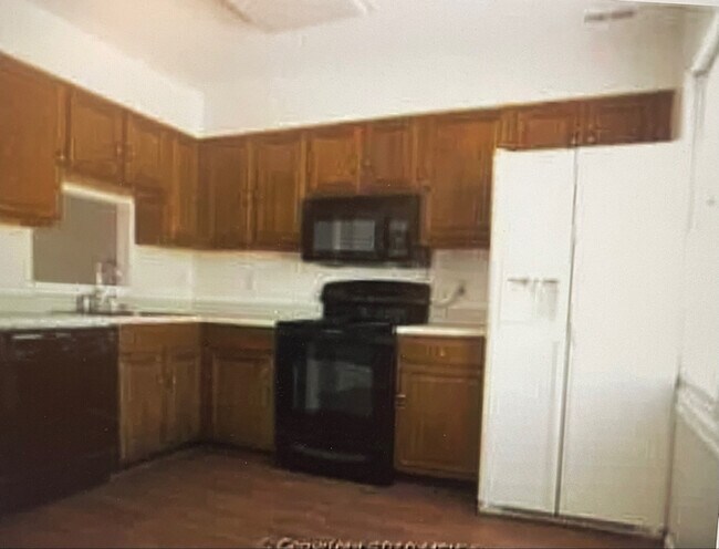 Building Photo - 338 Nansemond St SE