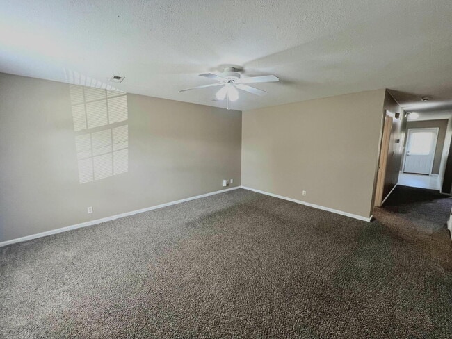 Building Photo - 260A EXECUTIVE AVE, CLARKSVILLE, TN 37042