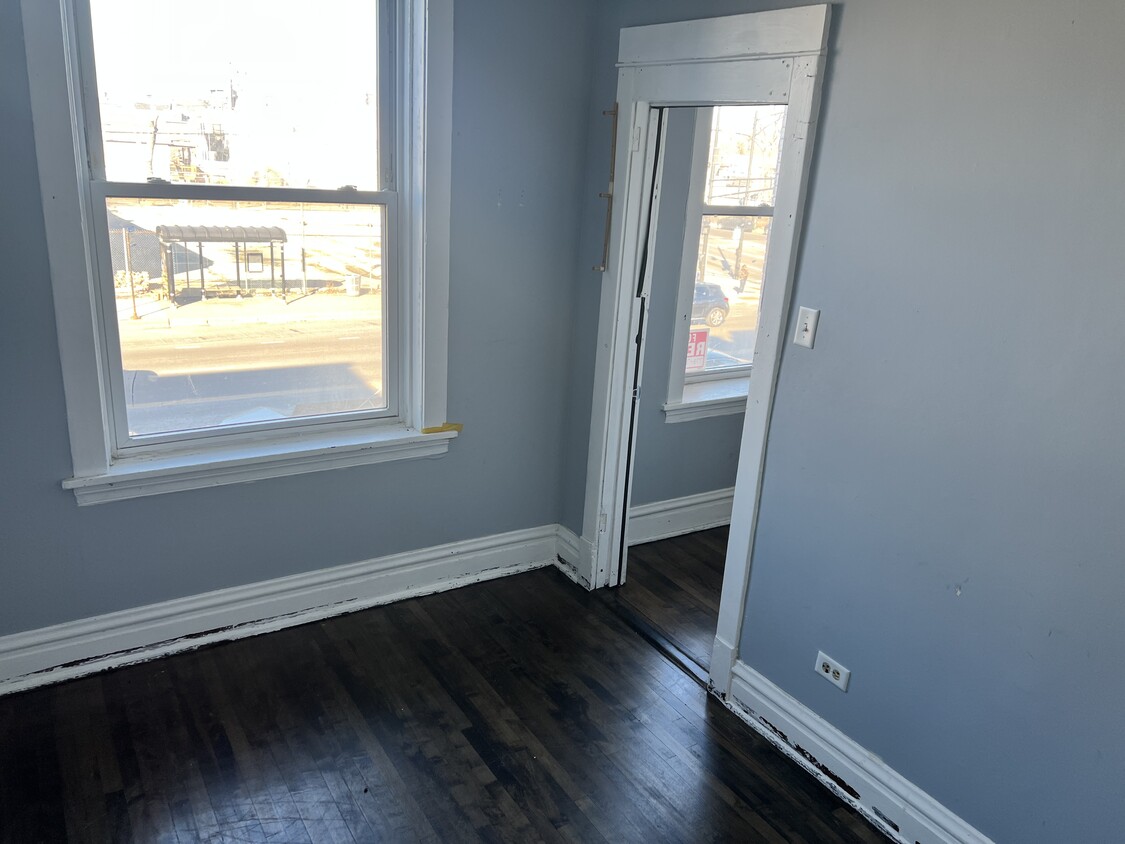 1 bedroom - 3409 W North Ave