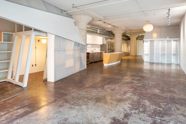 Building Photo - 1855 Industrial St