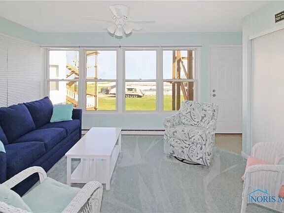 Foto del edificio - 206 W Lakeshore Dr