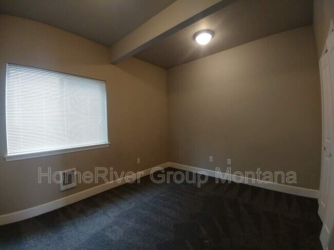 Building Photo - 819 Charlo St