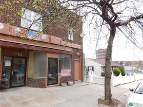 Building Photo - 1307 E 4th St