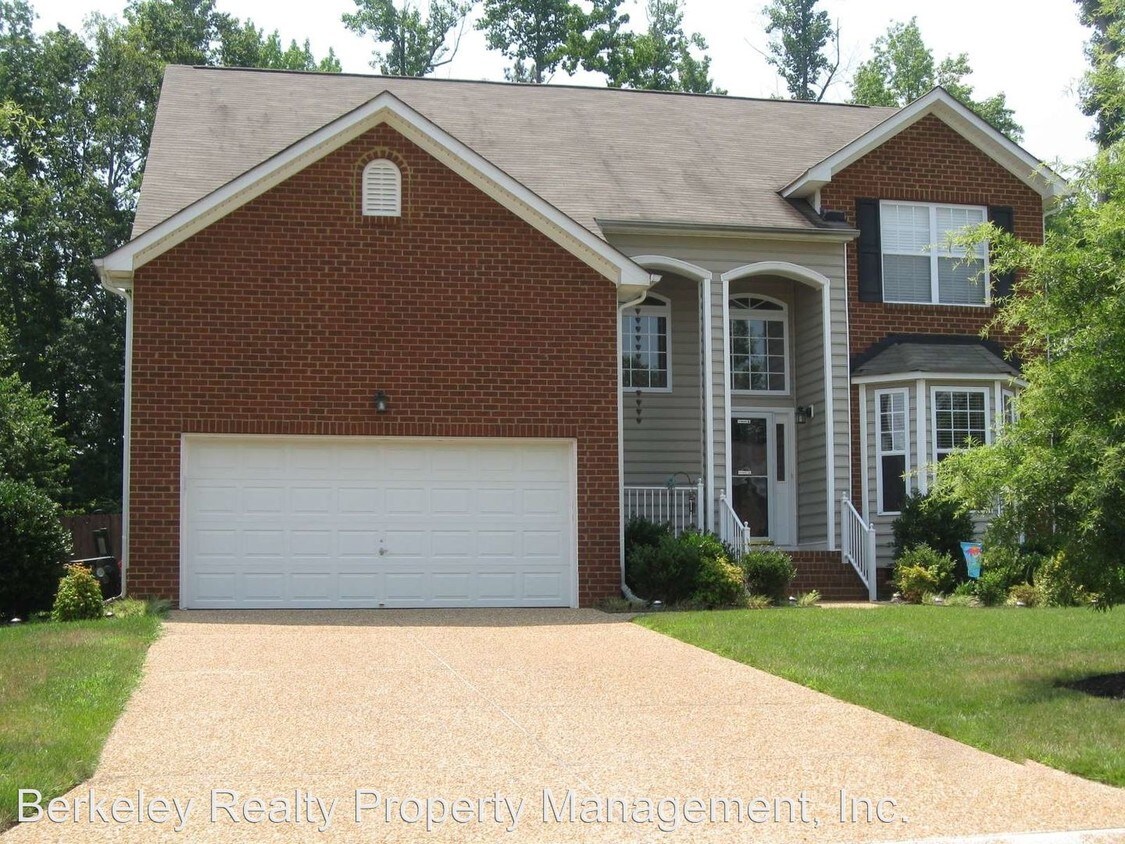 Primary Photo - 109 Spinnaker Way
