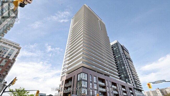 Photo du bâtiment - 2075 Lakeshore Rd.