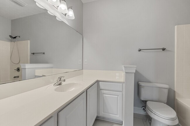 Primary Bathroom - 106 Fountain Pointe Ln