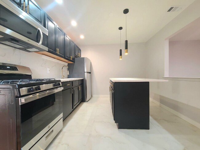 Building Photo - 1903 Country Ln