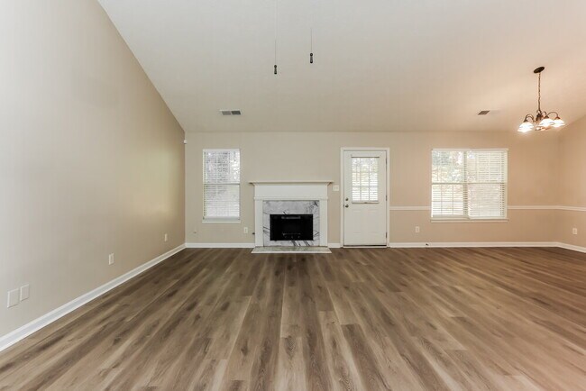 Building Photo - 2350 Larpent Ct