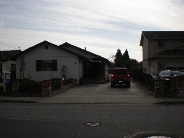 Foto del edificio - 642-650 Folsom Ave
