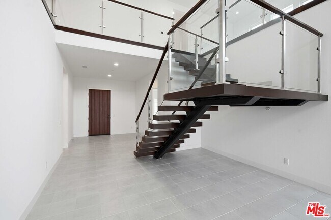Building Photo - 20568 Edgewood Ct