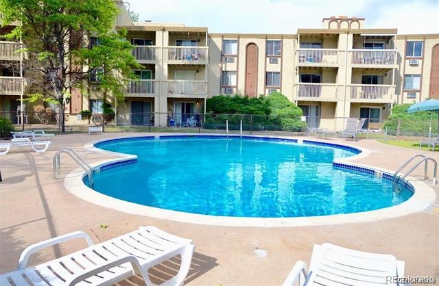 Foto del edificio - 1306 S Parker Rd