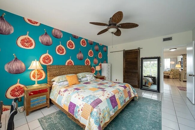 Foto del edificio - 833 Eisenhower Dr