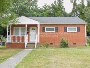 Building Photo - 915 Idlewood Dr