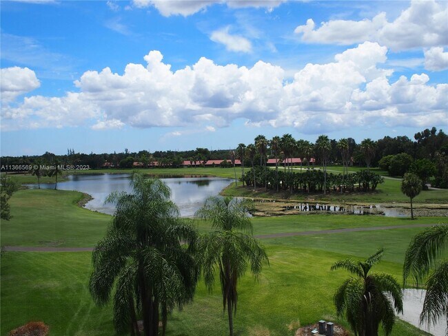 Building Photo - 16300 Golf Club Rd