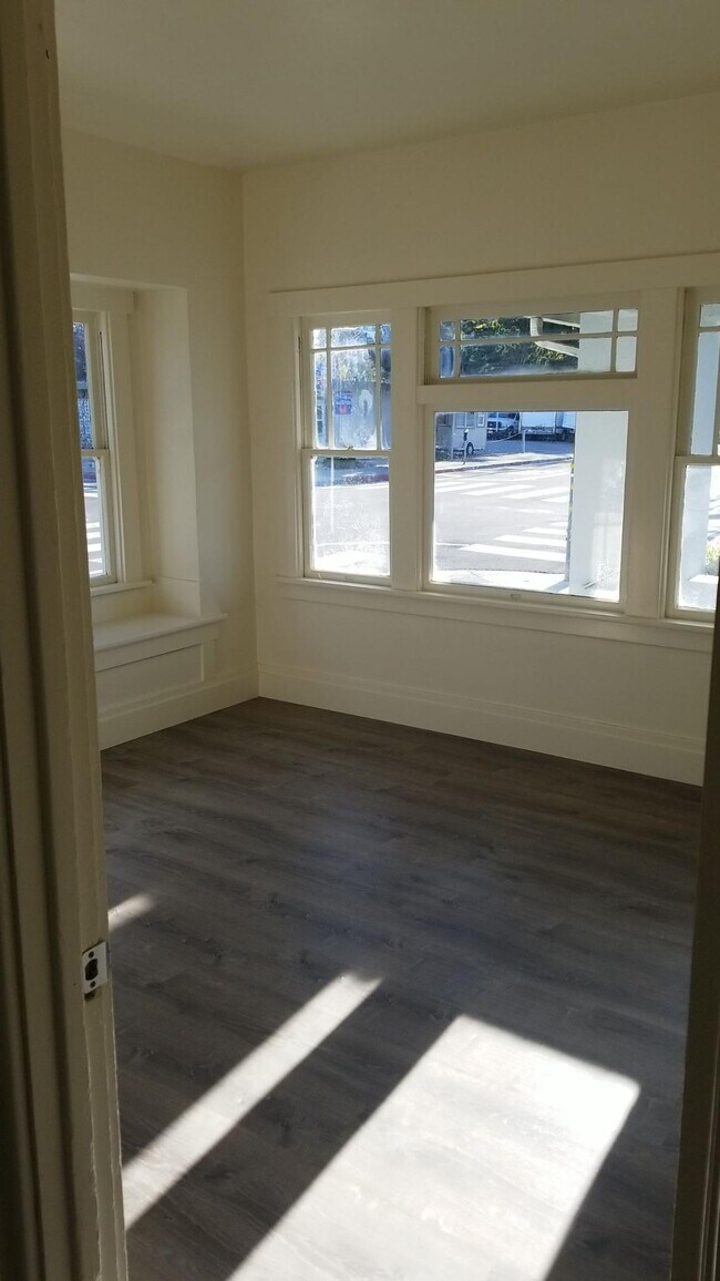 Bedroom - 102 N 14th St