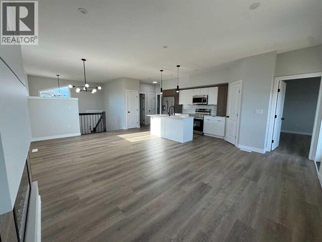 Photo du bâtiment - 10238-10128 128 Ave