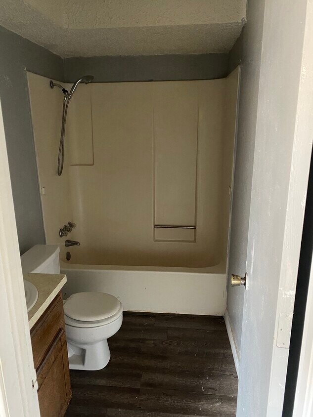 Foto del edificio - 112 Brookview Dr