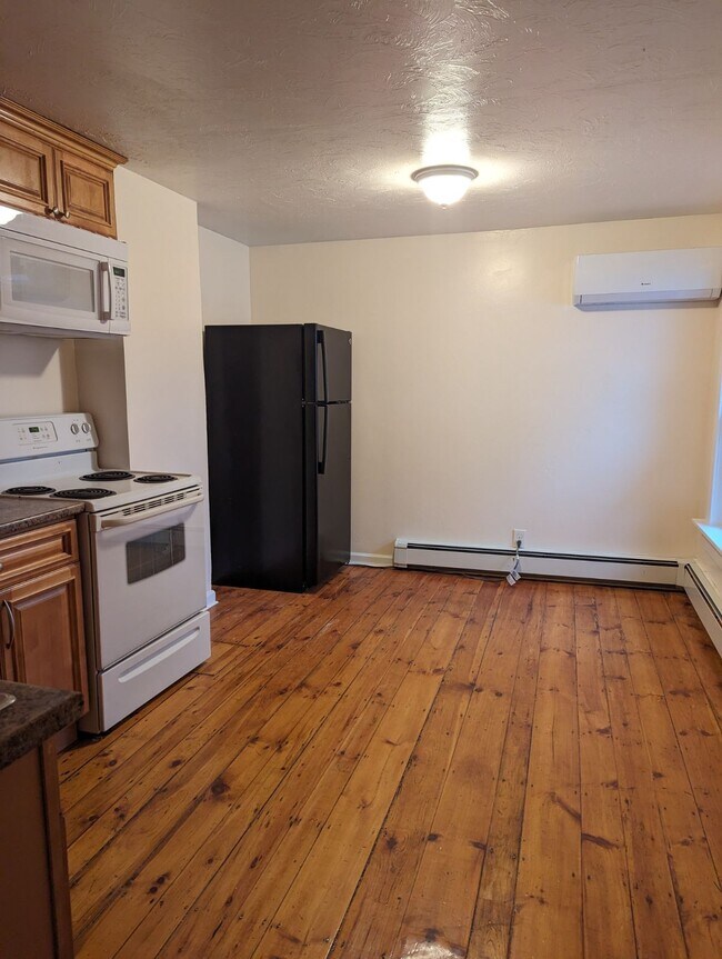 Kitchen - 6 Freeland St