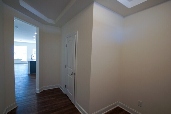 Foto del edificio - 206 Oakchest Ct