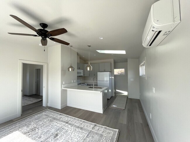 Building Photo - Carmel - 1336 Carmel St. San Luis Obispo, ...