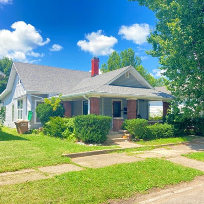 1326 Lafayette Ave, Columbus, IN 47201 Condo for Rent in Columbus, IN