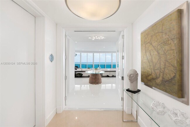 Foto del edificio - 5959 Collins Ave