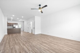 Building Photo - 325 Front Rdg Cir