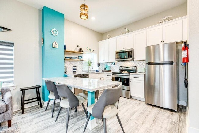 Building Photo - 2827 Avenue Q
