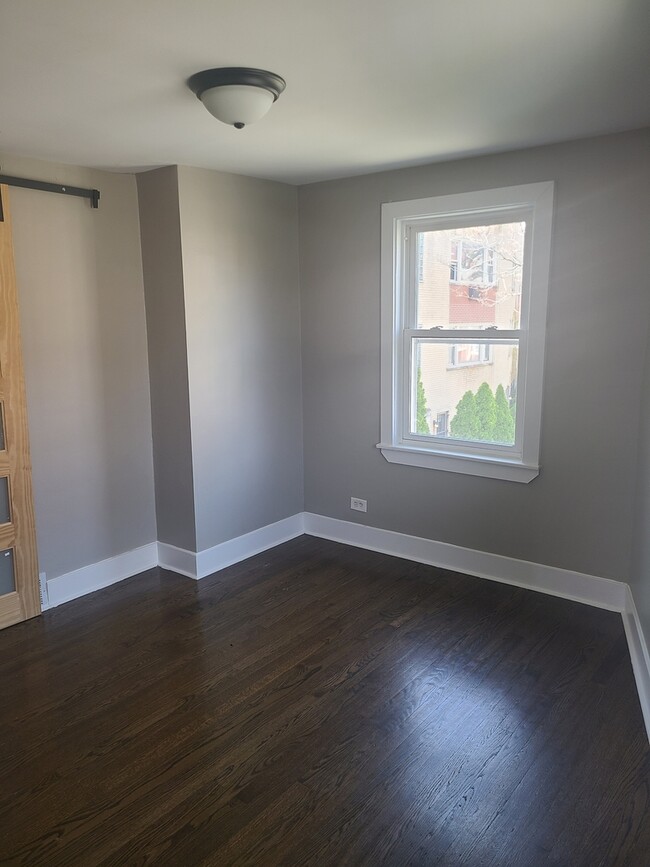 Building Photo - 2432 E 73rd St
