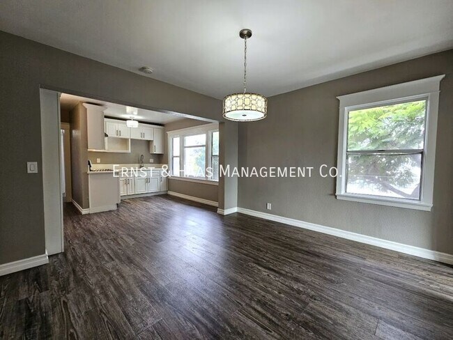 Foto del edificio - 755 Elm Ave