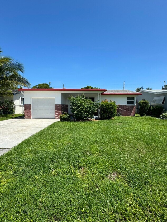 Foto principal - 3680 NE 14th Ave