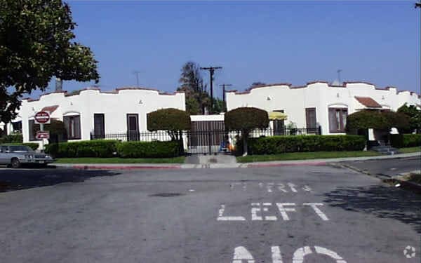 Primary Photo - 5401-5403 La Cresta Ct