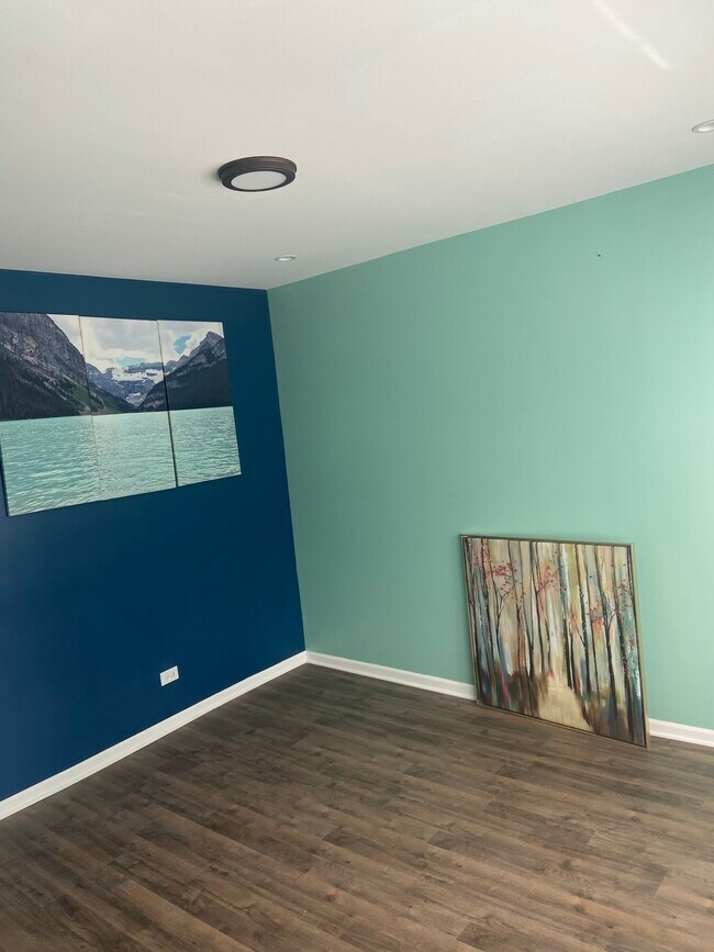 Building Photo - 5417 S Damen Ave