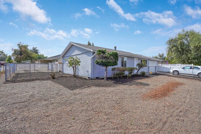 Foto del edificio - 4672 Windsor Way NE