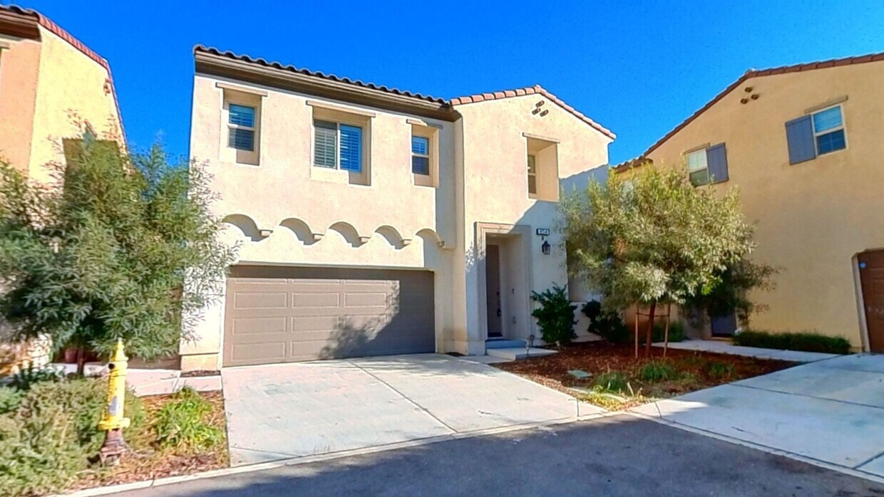 Primary Photo - PRICE REDUCTION!! Gorgeous 3 Bed 2.5 Bath ...