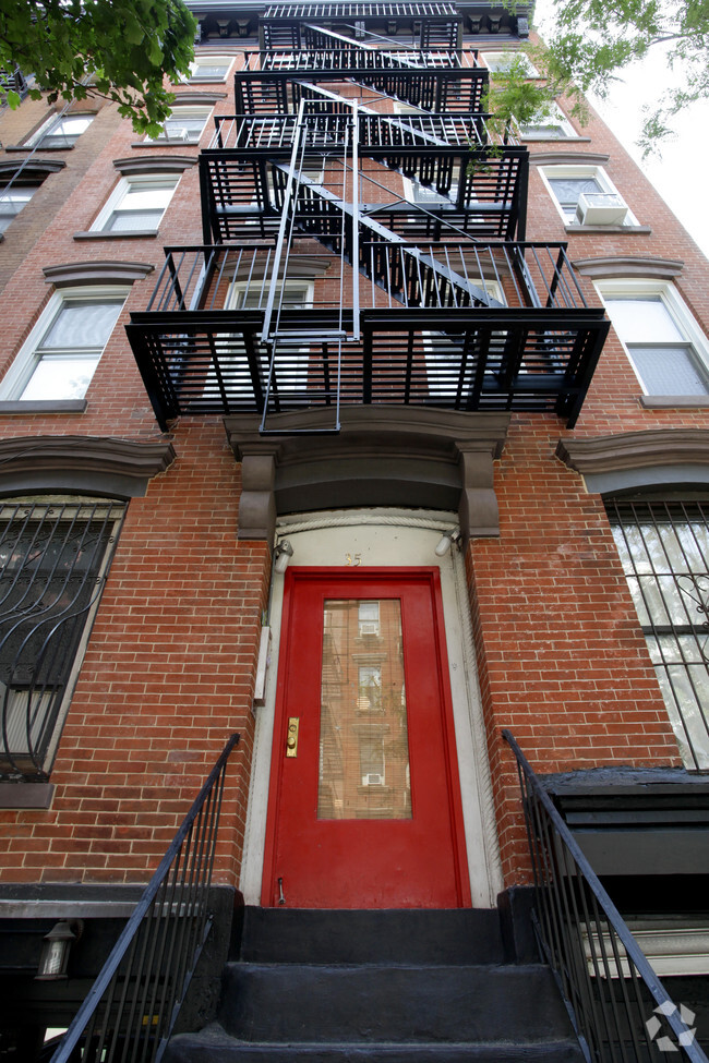Building Photo - 35 E 1st St