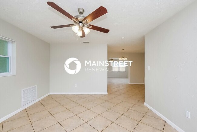 Foto del edificio - 3 Bedroom Pet-Friendly Home in SARASOTA, FL with Main Street Renewal